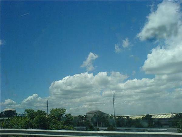 這張3M可以跟我買去當廣告封面 超屌!