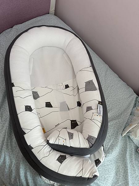 ▌育兒 ▌doomoo來自比利時的嬰兒安全環抱睡窩 行動式床