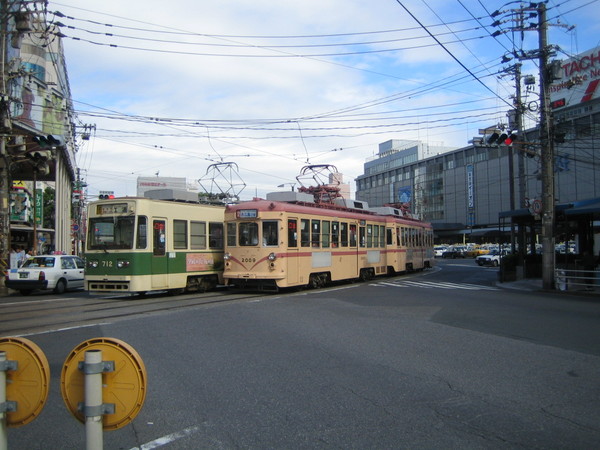 廣島站前電車交會的情形