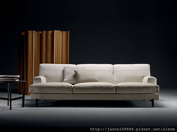 Molteni&C-HUGprodotti-101665-rel28139b39556f49b3aebc2e52db608a73.jpg