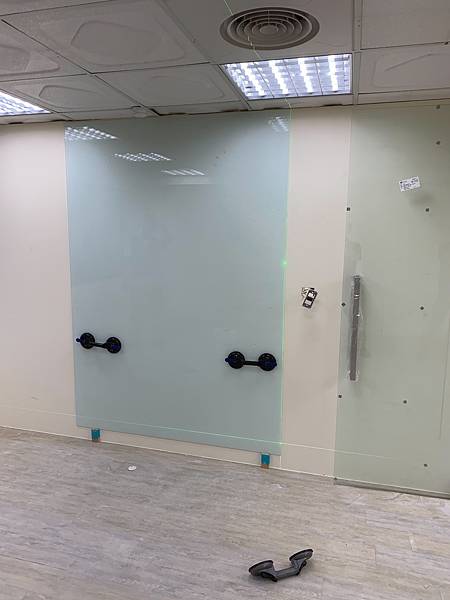辦公室玻璃隔間工程 (5).jpg