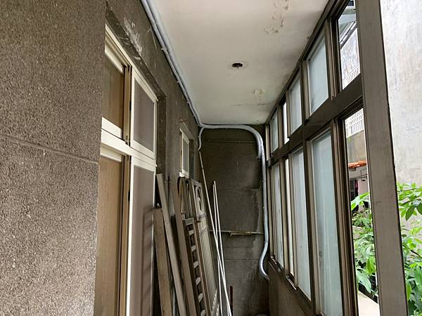 台北市大安區老屋翻新：冷氣放銅管與配排水 (2).JPG