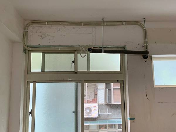 台北市大安區老屋翻新：冷氣放銅管與配排水 (5).JPG