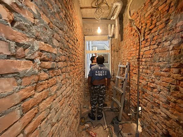 舊屋翻新_泥作砌磚與固定管線 (12).JPG