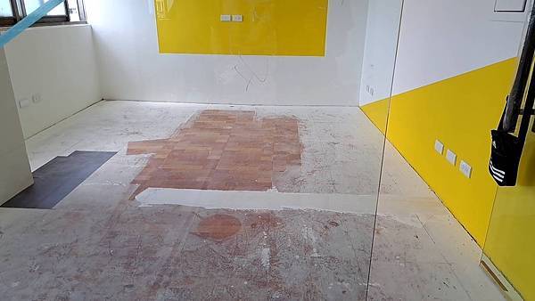 塑膠地板施工 (1).JPG