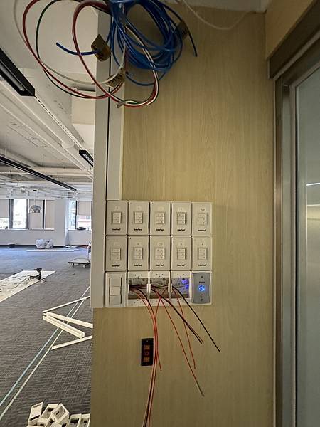 辦公室裝潢水電收尾與ＯＡ定位 (1).JPG