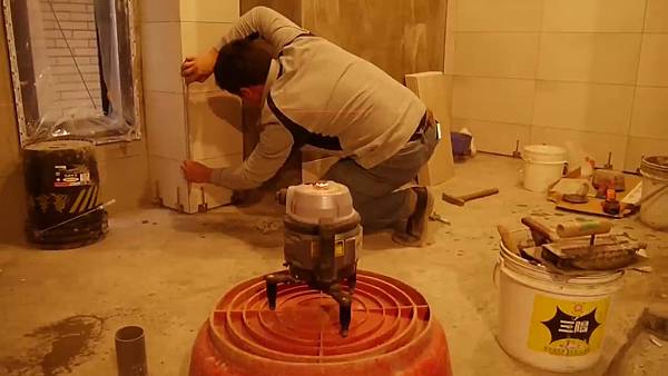 貼壁磚跟貼地磚 (71).JPG