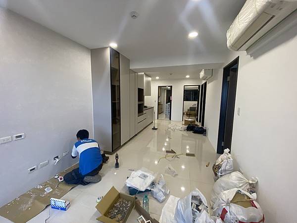 系統櫃與水電收尾 (23).JPG