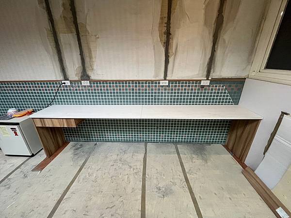 系統櫃子施工 (6).JPG
