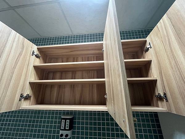 系統櫃子施工 (13).JPG