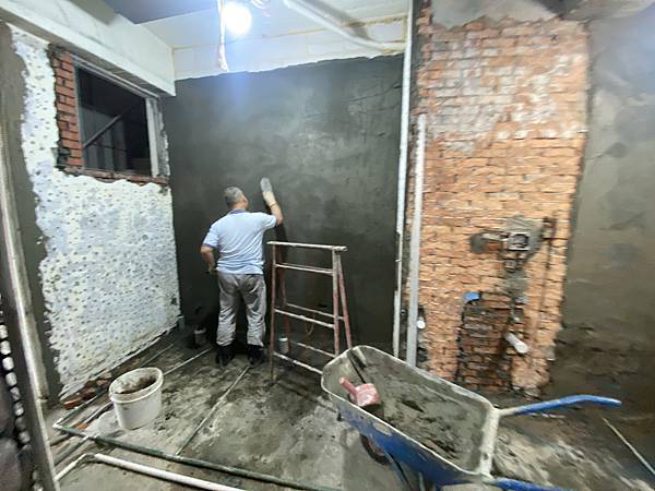 泥做打底、粉光、防水、砌火頭磚 (5).JPG