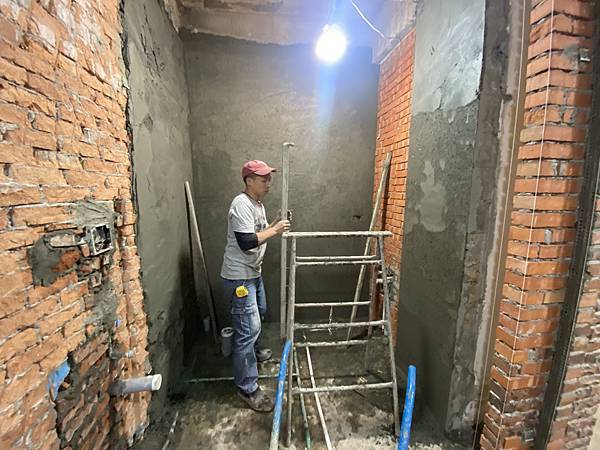 泥做打底、粉光、防水、砌火頭磚 (11).JPG