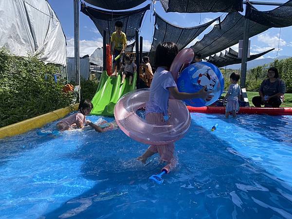 10月居然有三個連假! 爸爸媽媽眼神死 !