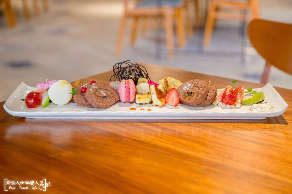 花言覓語cafe 花壇最新景觀咖啡館 精緻甜點 輕食 午晚餐 下午茶 低消150元起 那倆人 玩樂人生 痞客邦