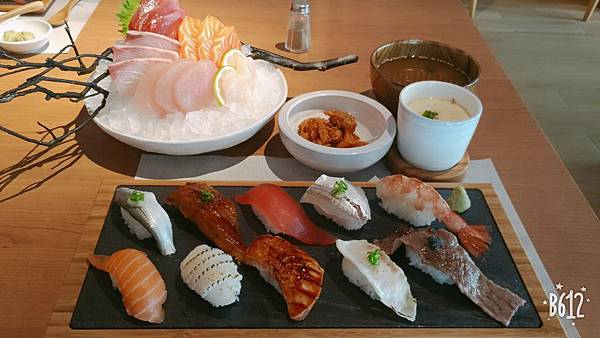 B612_20180726_123525_451.jpg B612_20180726_123525_451.jpg