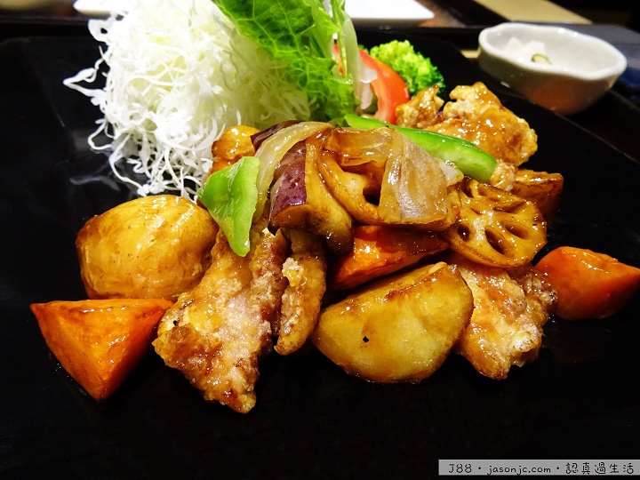 大戶屋(OOTOYA)雞肉蔬菜燴黑醋醬、炭烤雞肉香橘醋、鱈魚蔬菜燴黑醋醬定食和烏龍湯麵 | 台北市中正區 大戶屋(OOTOYA)雞肉蔬菜燴黑醋醬、炭烤雞肉香橘醋、鱈魚蔬菜燴黑醋醬定食和烏龍湯麵 | 台北市中正區