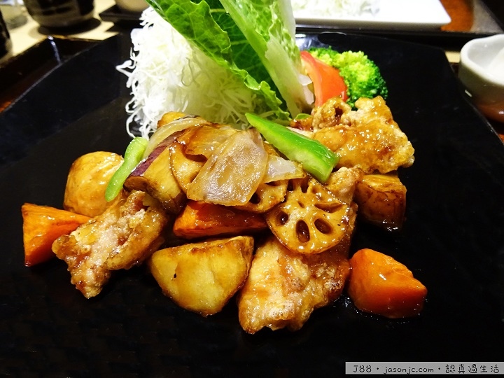 大戶屋(OOTOYA)雞肉蔬菜燴黑醋醬、炭烤雞肉香橘醋、鱈魚蔬菜燴黑醋醬定食和烏龍湯麵 | 台北市中正區 大戶屋(OOTOYA)雞肉蔬菜燴黑醋醬、炭烤雞肉香橘醋、鱈魚蔬菜燴黑醋醬定食和烏龍湯麵 | 台北市中正區