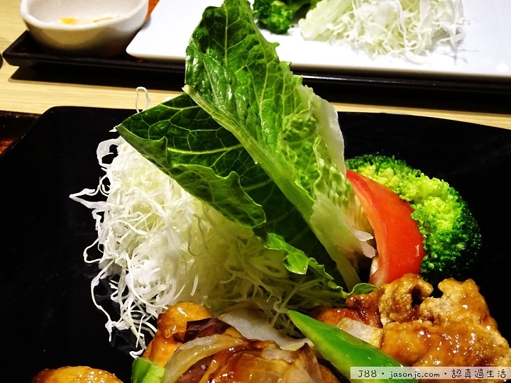 大戶屋(OOTOYA)雞肉蔬菜燴黑醋醬、炭烤雞肉香橘醋、鱈魚蔬菜燴黑醋醬定食和烏龍湯麵 | 台北市中正區 大戶屋(OOTOYA)雞肉蔬菜燴黑醋醬、炭烤雞肉香橘醋、鱈魚蔬菜燴黑醋醬定食和烏龍湯麵 | 台北市中正區