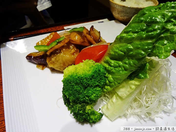 大戶屋(OOTOYA)雞肉蔬菜燴黑醋醬、炭烤雞肉香橘醋、鱈魚蔬菜燴黑醋醬定食和烏龍湯麵 | 台北市中正區 大戶屋(OOTOYA)雞肉蔬菜燴黑醋醬、炭烤雞肉香橘醋、鱈魚蔬菜燴黑醋醬定食和烏龍湯麵 | 台北市中正區