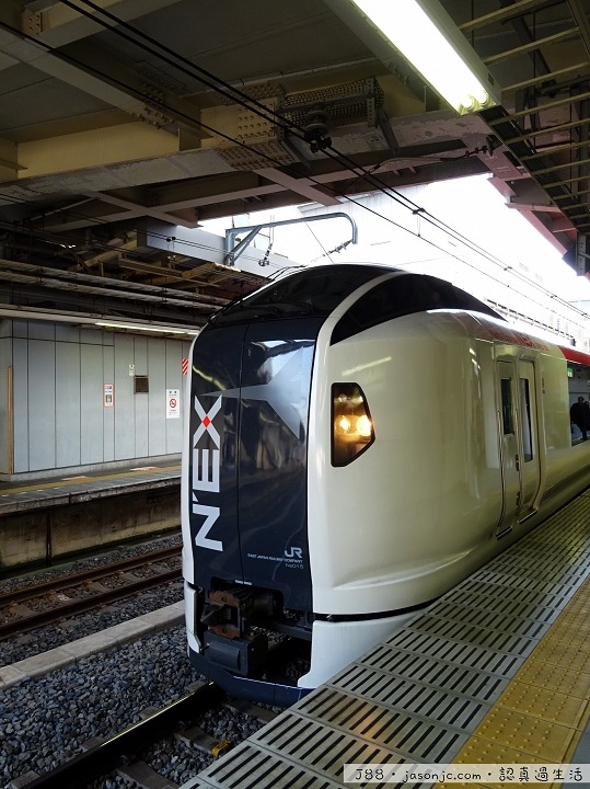 搭JR成田特快N’EX從成田機場進東京 搭JR成田特快N’EX從成田機場進東京