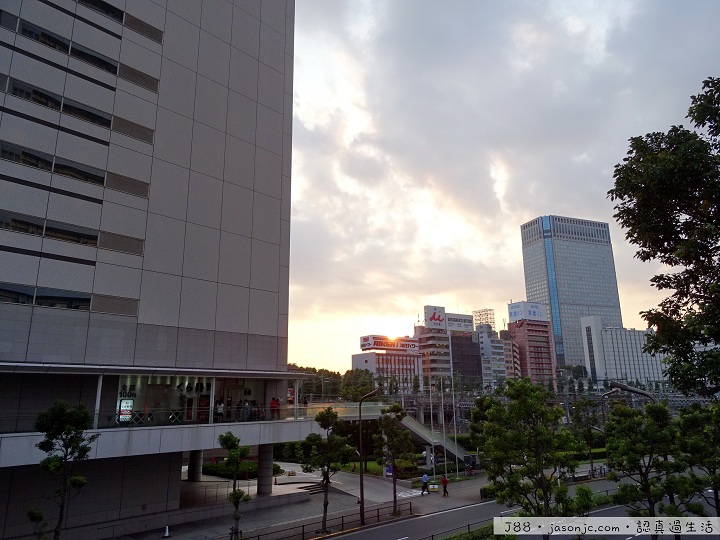 從品川車站港南口經品川Grand Commons、品川Intercity到無添迴轉壽司(無添くら寿司) 從品川車站港南口經品川Grand Commons、品川Intercity到無添迴轉壽司(無添くら寿司)