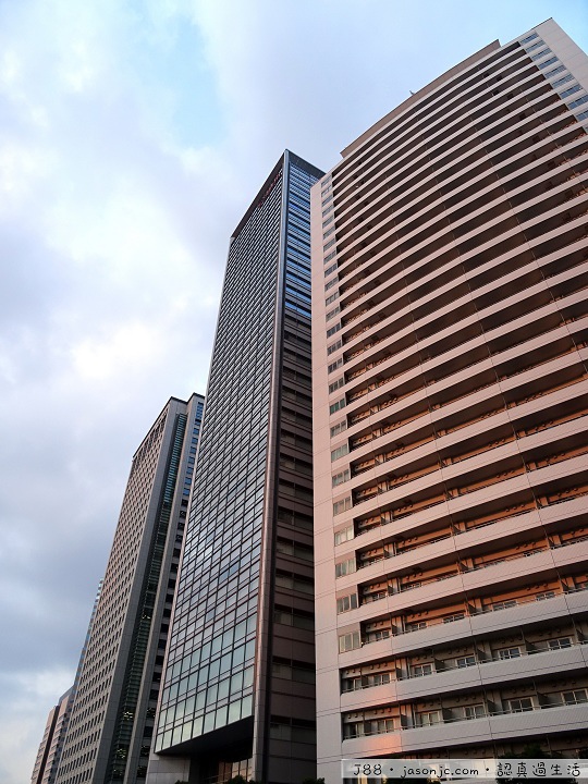 從品川車站港南口經品川Grand Commons、品川Intercity到無添迴轉壽司(無添くら寿司) 從品川車站港南口經品川Grand Commons、品川Intercity到無添迴轉壽司(無添くら寿司)