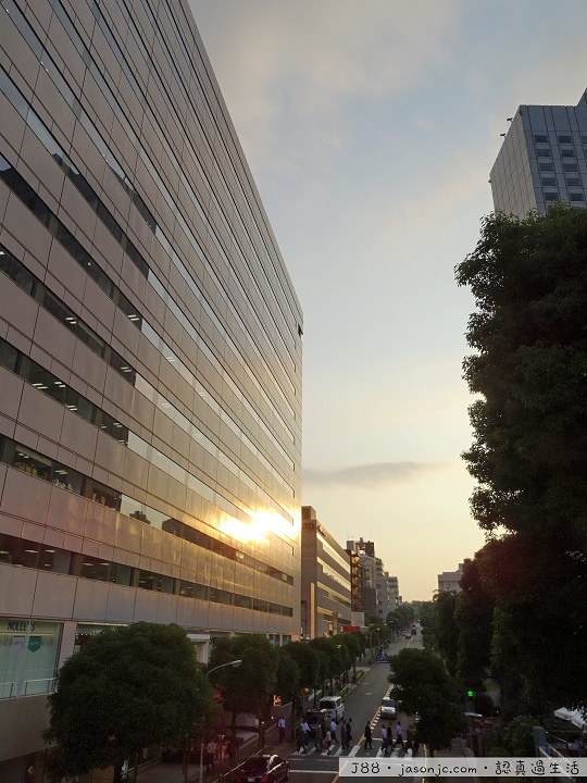 從品川車站港南口經品川Grand Commons、品川Intercity到無添迴轉壽司(無添くら寿司) 從品川車站港南口經品川Grand Commons、品川Intercity到無添迴轉壽司(無添くら寿司)