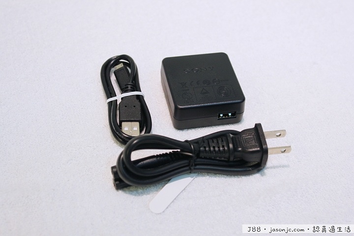 Sony Cyber-shot DSC-HX60V 30倍光學變焦隨身機開箱 Sony Cyber-shot DSC-HX60V 30倍光學變焦隨身機開箱