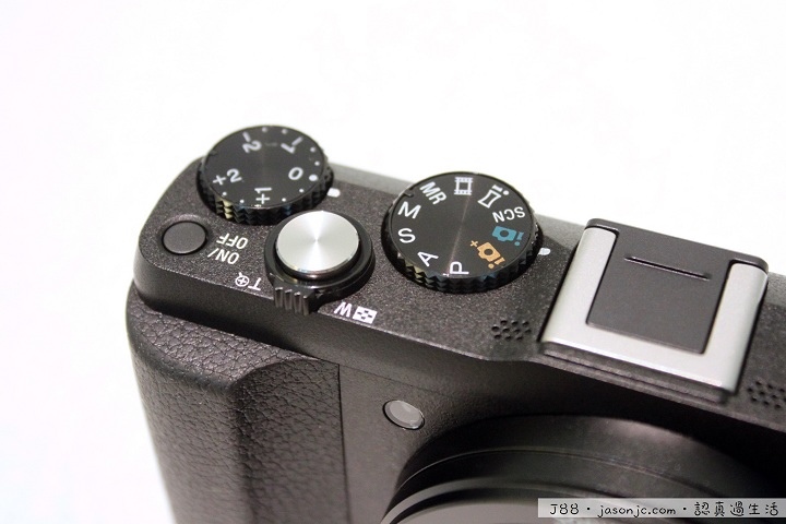 Sony Cyber-shot DSC-HX60V 30倍光學變焦隨身機開箱 Sony Cyber-shot DSC-HX60V 30倍光學變焦隨身機開箱