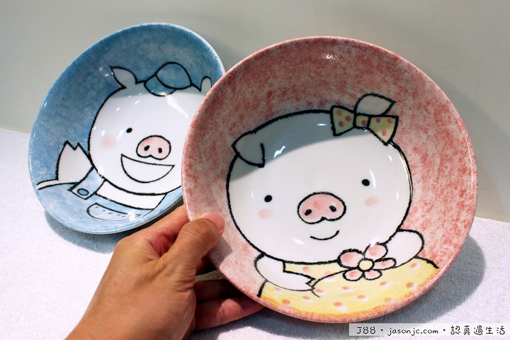 豬小弟和豬小妹碗公@金源成陶瓷展覽館 | 新北市鶯歌區 豬小弟和豬小妹碗公@金源成陶瓷展覽館 | 新北市鶯歌區