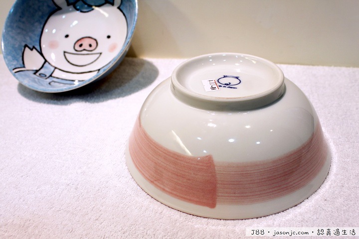 豬小弟和豬小妹碗公@金源成陶瓷展覽館 | 新北市鶯歌區 豬小弟和豬小妹碗公@金源成陶瓷展覽館 | 新北市鶯歌區