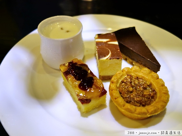 年終家族聚餐在小紅蕃薯Yammy Cafe | 台北市中山區 年終家族聚餐在小紅蕃薯Yammy Cafe | 台北市中山區