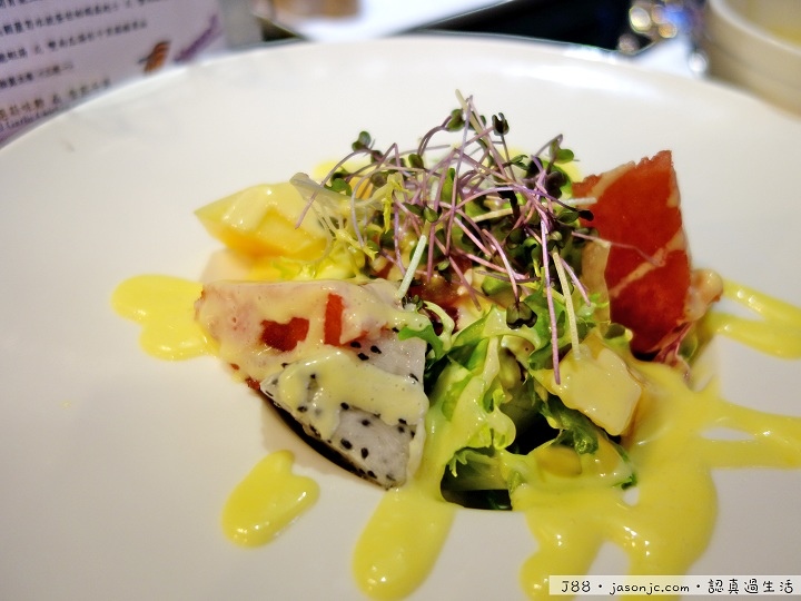 年終家族聚餐在小紅蕃薯Yammy Cafe | 台北市中山區 年終家族聚餐在小紅蕃薯Yammy Cafe | 台北市中山區