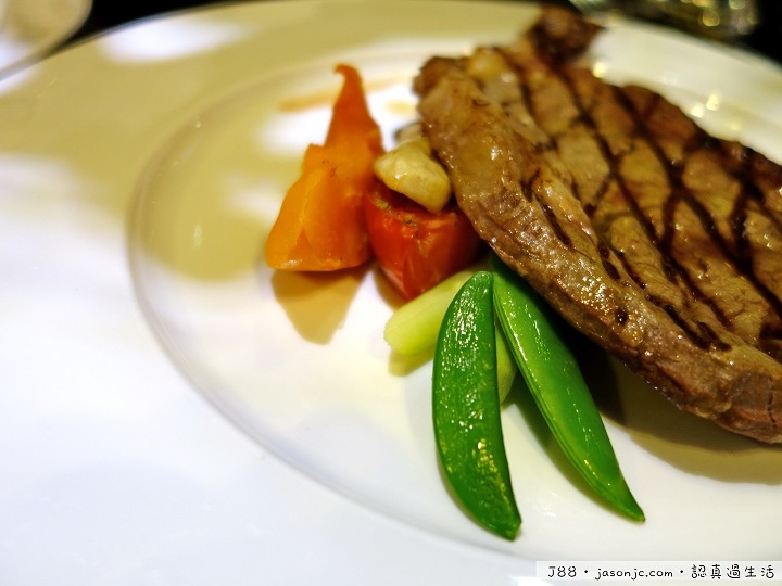 年終家族聚餐在小紅蕃薯Yammy Cafe | 台北市中山區 年終家族聚餐在小紅蕃薯Yammy Cafe | 台北市中山區