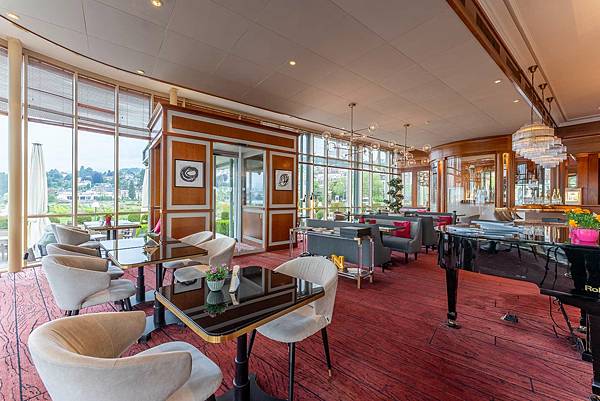 (最後二席團體經濟艙)瑞士群山白日夢13天名峰火車輕健行