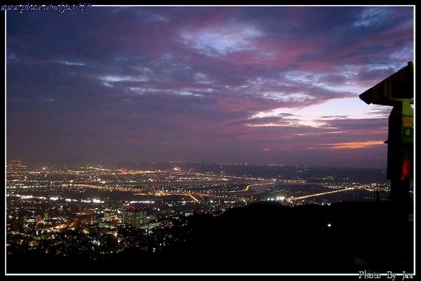 夜 孤寂 卻也悠閒 高山夜景集 Jax S Image Life 痞客邦