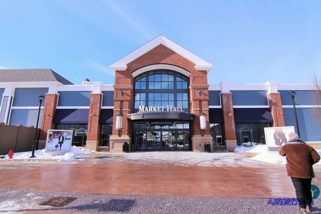 woodbury commons levis