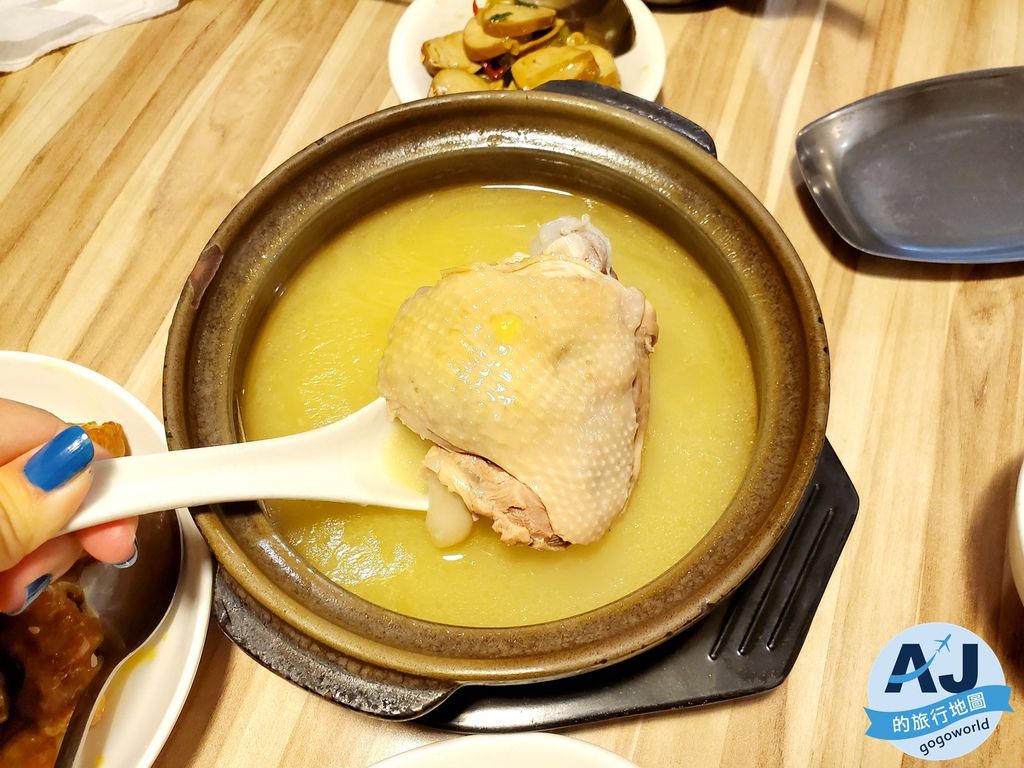 [食記] 台北 雞窩餐廳 砂鍋土雞湯 濃厚美味