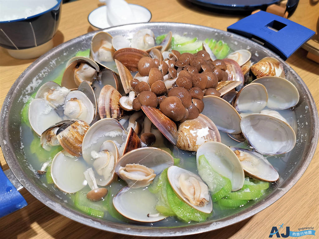 [食譜] 蛤蠣絲瓜 極簡又浮誇的擺盤法