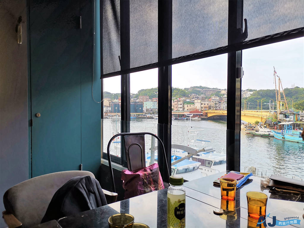[食記] 基隆 圖們咖啡 正濱彩色漁港 