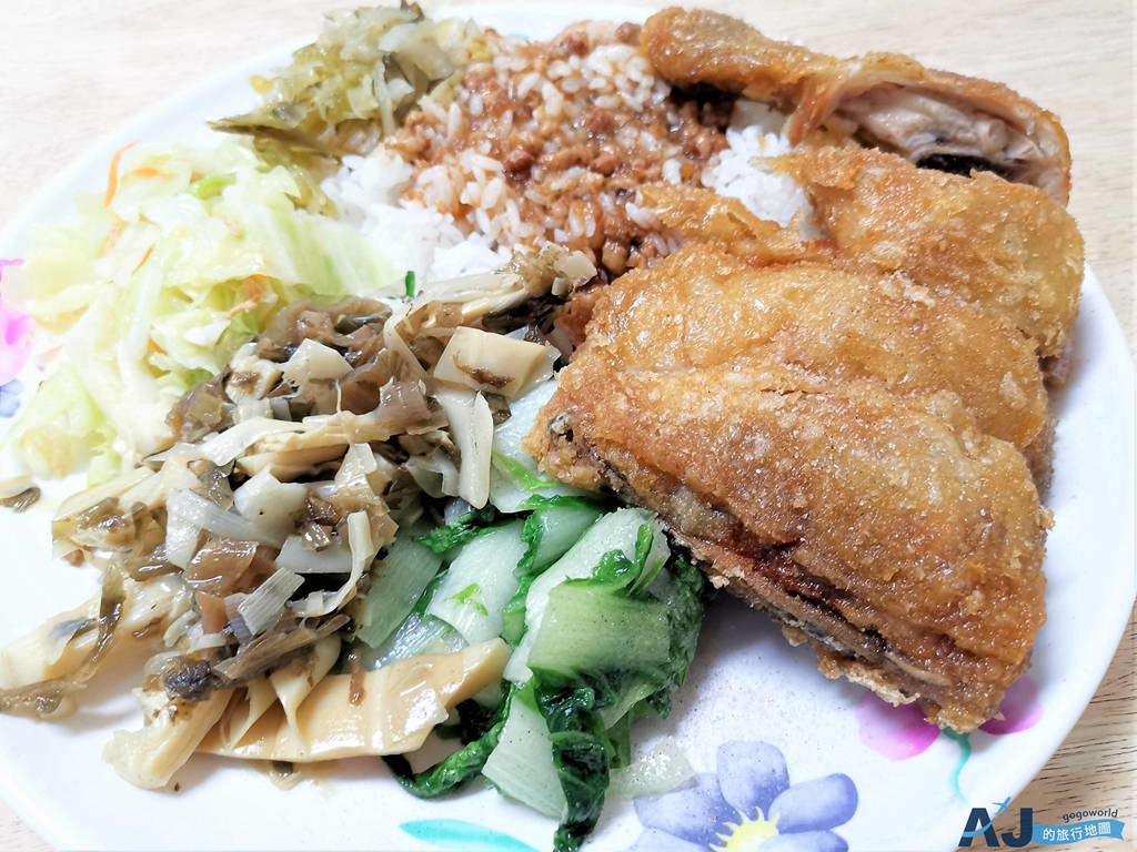 [食記] 桃園 佳珍餐飲 便當美食 美味雞腿飯 