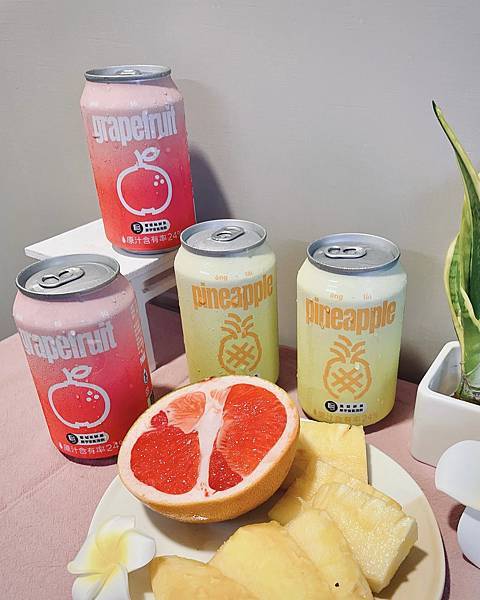 全宇宙最堅持的鮮果氣泡喝氣泡飲的同時就已吃下一半的水果!P 全宇宙最堅持的鮮果氣泡喝氣泡飲的同時就已吃下一半的水果!P