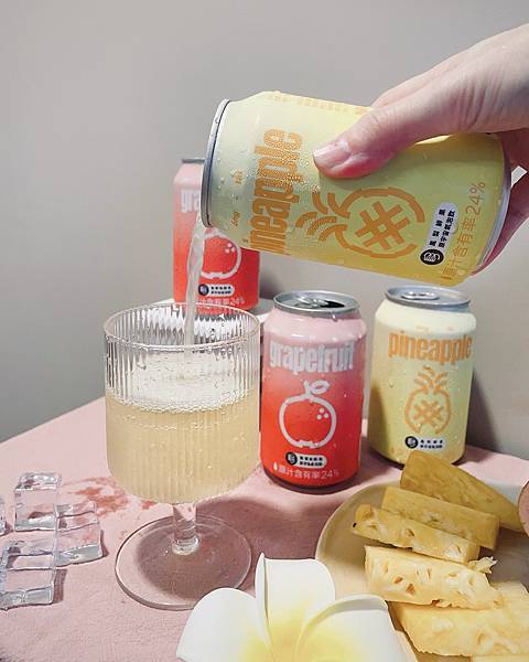 全宇宙最堅持的鮮果氣泡喝氣泡飲的同時就已吃下一半的水果!P 全宇宙最堅持的鮮果氣泡喝氣泡飲的同時就已吃下一半的水果!P
