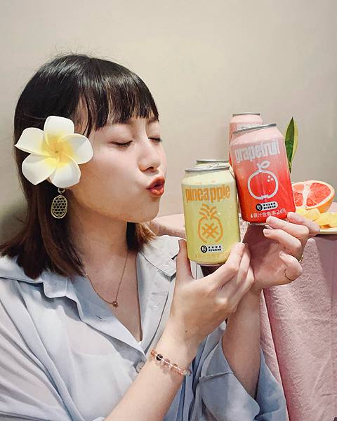 全宇宙最堅持的鮮果氣泡喝氣泡飲的同時就已吃下一半的水果!P 全宇宙最堅持的鮮果氣泡喝氣泡飲的同時就已吃下一半的水果!P