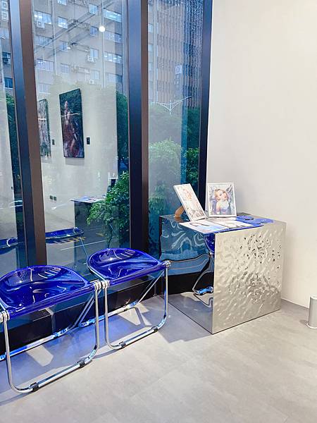 跟先生一起帶貓咪和肚子裡的人類寶寶拍全家福 HOLO+FA 跟先生一起帶貓咪和肚子裡的人類寶寶拍全家福 HOLO+FA