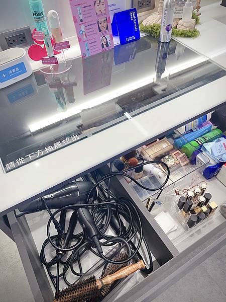 跟先生一起帶貓咪和肚子裡的人類寶寶拍全家福 HOLO+FA 跟先生一起帶貓咪和肚子裡的人類寶寶拍全家福 HOLO+FA