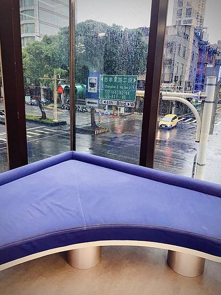 跟先生一起帶貓咪和肚子裡的人類寶寶拍全家福 HOLO+FA 跟先生一起帶貓咪和肚子裡的人類寶寶拍全家福 HOLO+FA