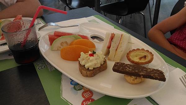 P_20160611_154936.jpg P_20160611_154936.jpg