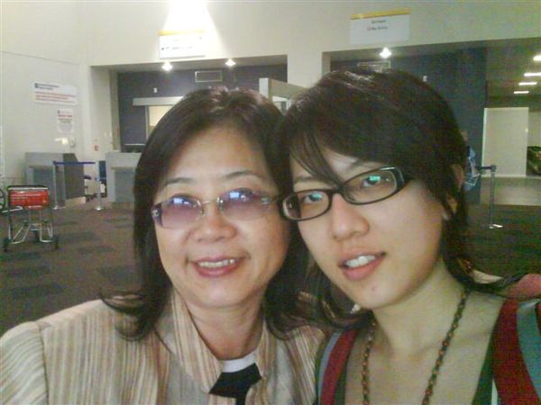 與楊媽媽在AKL機場