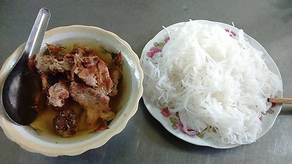 北越北宁市 :Bún chả 烤猪肉粉 北越北宁市 :Bún chả 烤猪肉粉